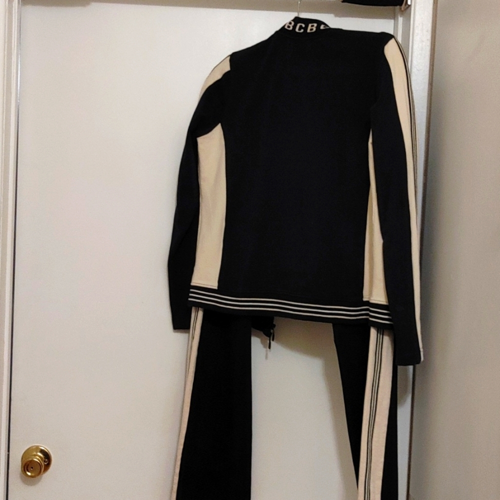 BCBGMAXAZRIA color block. Sweat suit set in XL